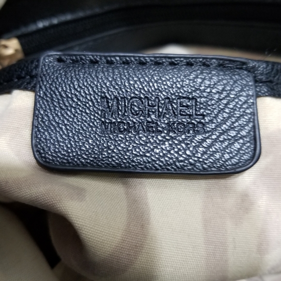 Michael Kors Black Pebbled Leather Hobo Shoulder Bag with Goldtone Logo - Picture 10 of 14